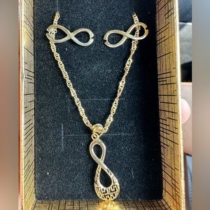SOLD!!!18karat gold infinity set